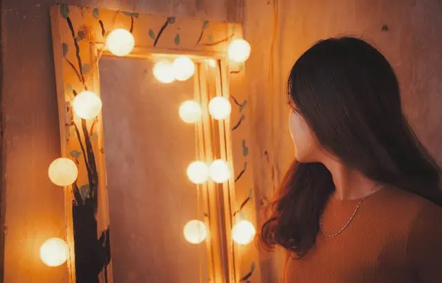 Light Up Your Life: The Mood-Boosting Power of LED Mirror World
