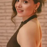 simran dhanwani net worth